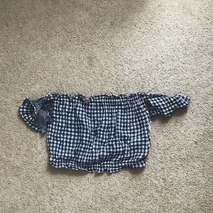 Off the shoulder checkered crop top!